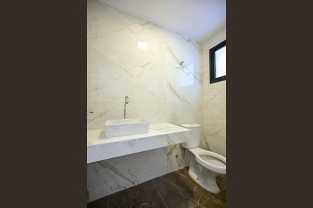 Casa de condomínio à venda com 300m², 3 quartos e 2 vagasLavabo