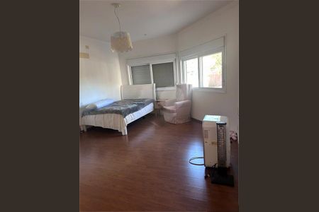 Casa à venda com 4 quartos, 350m² em Interlagos, São Paulo