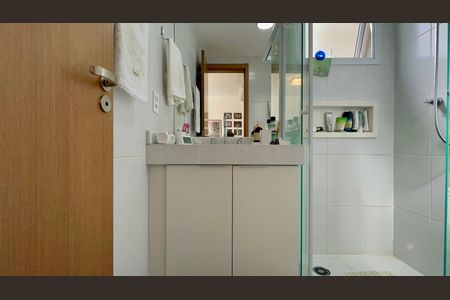 Banheiro de kitnet/studio à venda com 1 quarto, 41m² em Sumaré, São Paulo