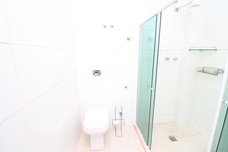 Casa para alugar com 1199m², 5 quartos e 3 vagasBanheiro da Suíte 2