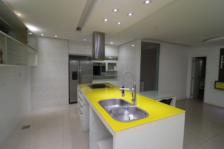 Casa para alugar com 1199m², 5 quartos e 3 vagasCozinha