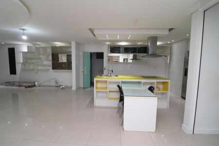 Casa para alugar com 1199m², 5 quartos e 3 vagasCozinha