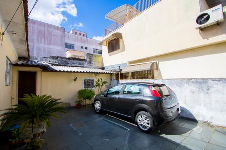 Casa à venda com 145m², 2 quartos e 2 vagas Casa à venda com 145m², 2 quartos e 2 vagasGaragem