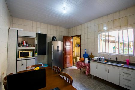 Casa à venda com 145m², 2 quartos e 2 vagas Casa à venda com 145m², 2 quartos e 2 vagasCozinha
