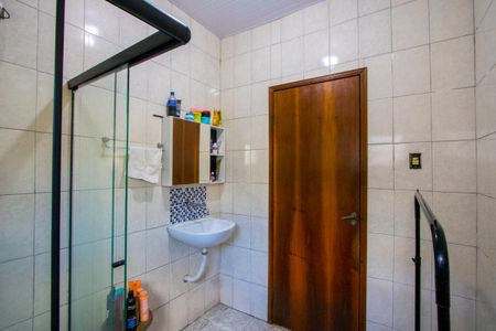 Casa à venda com 145m², 2 quartos e 2 vagas Casa à venda com 145m², 2 quartos e 2 vagasBanheiro