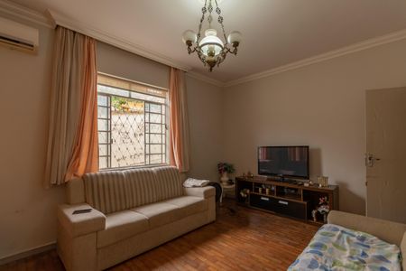 Sala de casa à venda com 3 quartos, 430m² em Glória, Belo Horizonte