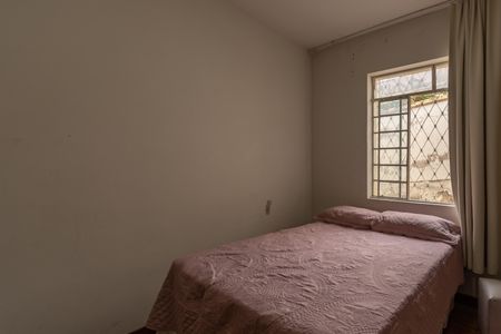 Quarto 2 de casa à venda com 3 quartos, 430m² em Glória, Belo Horizonte