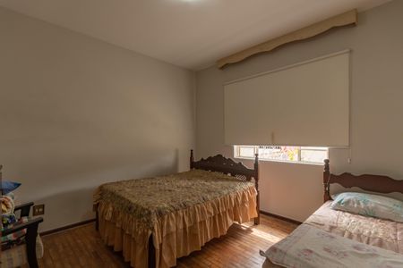 Quarto 1 de casa à venda com 3 quartos, 430m² em Glória, Belo Horizonte