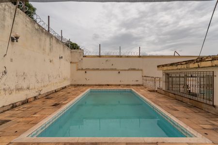 Casa à venda com 430m², 3 quartos e 2 vagasÁrea Externa - Piscina