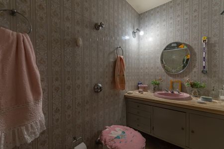 Casa à venda com 430m², 3 quartos e 2 vagasBanheiro Suíte