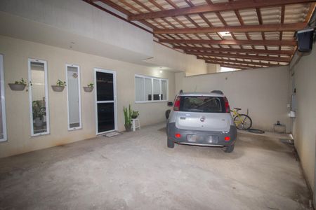 Casa à venda com 100m², 3 quartos e 2 vagasGaragem