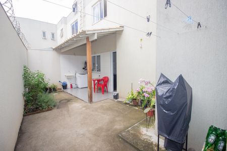 Casa à venda com 100m², 3 quartos e 2 vagasQuintal