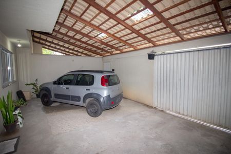 Casa à venda com 100m², 3 quartos e 2 vagasGaragem