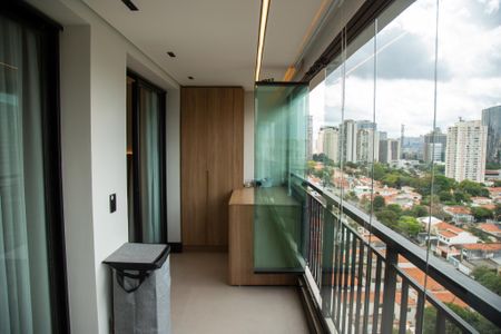 Varanda de apartamento à venda com 2 quartos, 100m² em Vila Cordeiro, São Paulo
