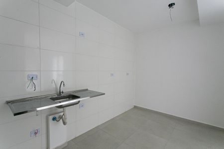 Cozinha de apartamento para alugar com 1 quarto, 24m² em Vila Carrão, São Paulo