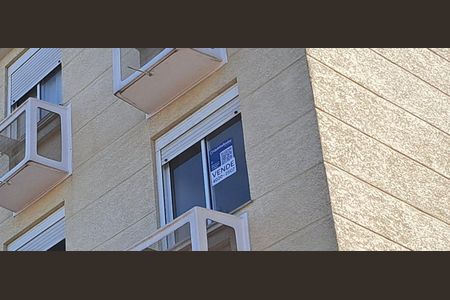 Apartamento à venda com 67m², 3 quartos e 1 vagaAdesivo