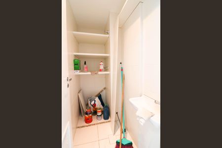 Apartamento à venda com 105m², 3 quartos e 2 vagas Apartamento à venda com 105m², 3 quartos e 2 vagasBanheiro de serviço