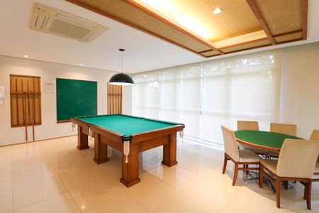 Apartamento à venda com 105m², 3 quartos e 2 vagas Apartamento à venda com 105m², 3 quartos e 2 vagasÁrea comum - Salão de jogos