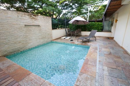 Apartamento à venda com 105m², 3 quartos e 2 vagas Apartamento à venda com 105m², 3 quartos e 2 vagasÁrea comum - Piscina