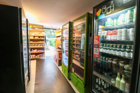 Apartamento à venda com 105m², 3 quartos e 2 vagas Apartamento à venda com 105m², 3 quartos e 2 vagasÁrea comum - Mercadinho