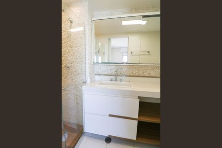 Apartamento à venda com 105m², 3 quartos e 2 vagas Apartamento à venda com 105m², 3 quartos e 2 vagasBanheiro da Suíte