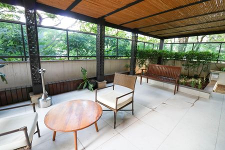 Apartamento à venda com 105m², 3 quartos e 2 vagas Apartamento à venda com 105m², 3 quartos e 2 vagasÁrea comum - Lareira