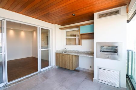 Apartamento à venda com 105m², 3 quartos e 2 vagas Apartamento à venda com 105m², 3 quartos e 2 vagasVaranda