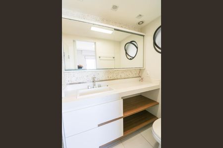 Apartamento à venda com 105m², 3 quartos e 2 vagas Apartamento à venda com 105m², 3 quartos e 2 vagasBanheiro da Suíte