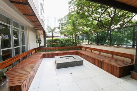 Apartamento à venda com 105m², 3 quartos e 2 vagas Apartamento à venda com 105m², 3 quartos e 2 vagasÁrea comum - Lareira