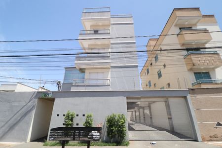 Apartamento para alugar com 195m², 3 quartos e 2 vagasFachada