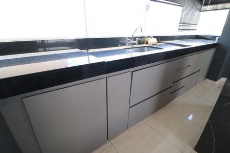 Apartamento para alugar com 195m², 3 quartos e 2 vagasCozinha