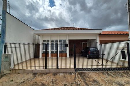 Casa à venda com 176m², 4 quartos e 2 vagas Casa à venda com 176m², 4 quartos e 2 vagasFachada do Prédio