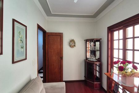 Casa à venda com 176m², 4 quartos e 2 vagas Casa à venda com 176m², 4 quartos e 2 vagasQuarto 1
