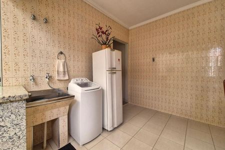 Casa à venda com 176m², 4 quartos e 2 vagas Casa à venda com 176m², 4 quartos e 2 vagasÁrea de Serviço