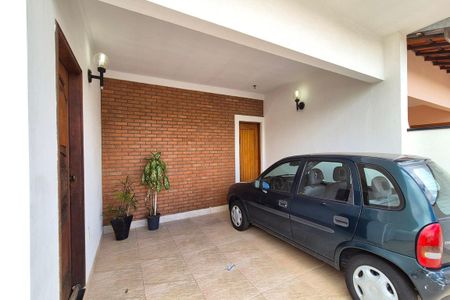 Casa à venda com 176m², 4 quartos e 2 vagas Casa à venda com 176m², 4 quartos e 2 vagasGaragem