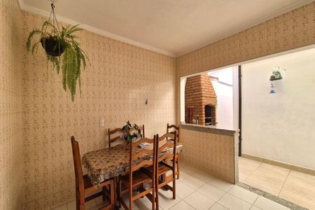 Casa à venda com 176m², 4 quartos e 2 vagas Casa à venda com 176m², 4 quartos e 2 vagasÁrea de Serviço