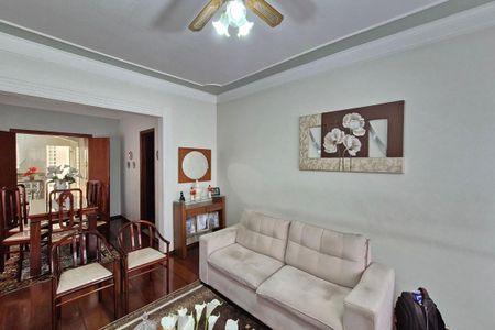 Casa à venda com 176m², 4 quartos e 2 vagas Casa à venda com 176m², 4 quartos e 2 vagasSala