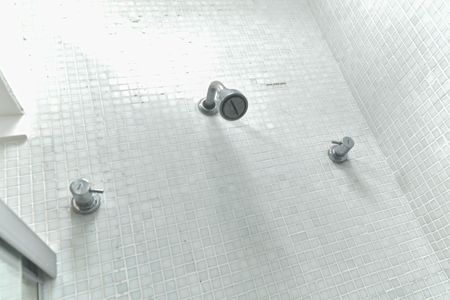 Casa de condomínio para alugar com 431m², 4 quartos e 4 vagas Casa de condomínio para alugar com 431m², 4 quartos e 4 vagasBanheiro da Suíte 3