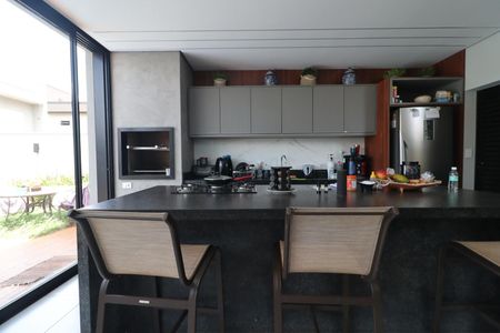 Casa de condomínio para alugar com 212m², 5 quartos e 4 vagas Casa de condomínio para alugar com 212m², 5 quartos e 4 vagasCozinha