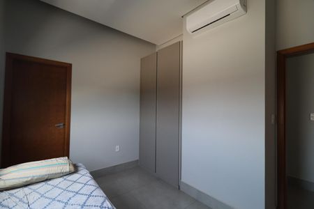 Casa de condomínio para alugar com 212m², 5 quartos e 4 vagas Casa de condomínio para alugar com 212m², 5 quartos e 4 vagasSuíte 4