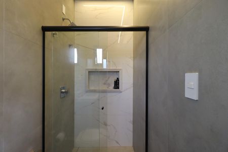Casa de condomínio para alugar com 212m², 5 quartos e 4 vagas Casa de condomínio para alugar com 212m², 5 quartos e 4 vagasBanheiro da Suíte 2