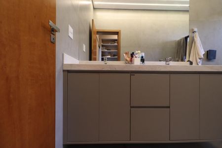 Casa de condomínio para alugar com 212m², 5 quartos e 4 vagas Casa de condomínio para alugar com 212m², 5 quartos e 4 vagasBanheiro da Suíte 1