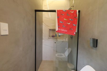 Casa de condomínio para alugar com 212m², 5 quartos e 4 vagas Casa de condomínio para alugar com 212m², 5 quartos e 4 vagasBanheiro da Suíte 3