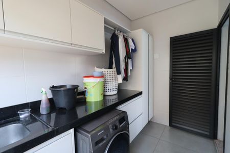 Casa de condomínio para alugar com 212m², 5 quartos e 4 vagas Casa de condomínio para alugar com 212m², 5 quartos e 4 vagasÁrea de Serviço