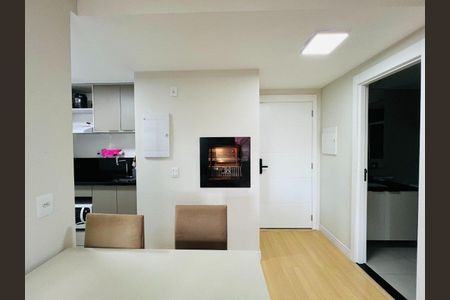 Cozinha de apartamento para alugar com 1 quarto, 43m² em Auxiliadora, Porto Alegre