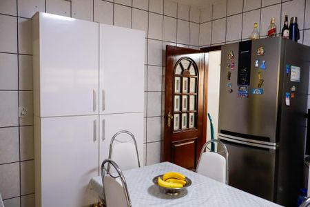 Casa à venda com 94m², 2 quartos e 2 vagas Casa à venda com 94m², 2 quartos e 2 vagasCozinha