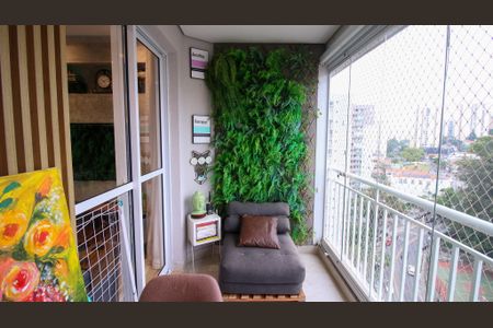 Apartamento para alugar com 55m², 2 quartos e 1 vagaÁrea de Serviço e Varanda