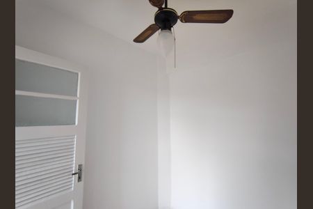 Apartamento à venda com 58m², 2 quartos e 1 vagaQuarto Serviço