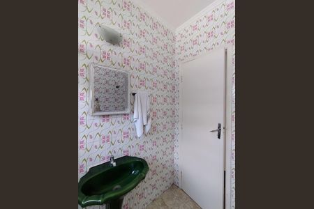 Casa à venda com 130m², 2 quartos e 2 vagasBanheiro Social