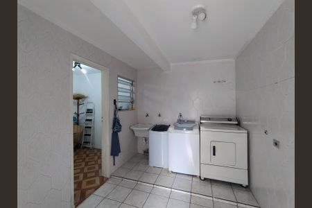 Casa à venda com 130m², 2 quartos e 2 vagasÁrea de Serviço